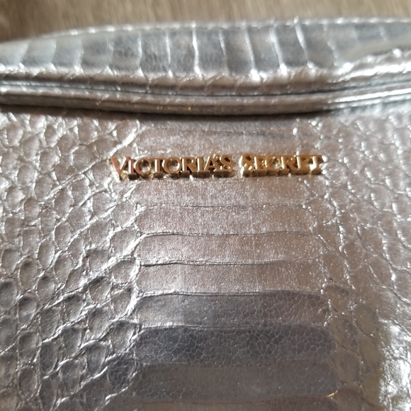 NWT Victoria Secret mock croc metallic silver and gold crossbody. - Picture 8 of 11